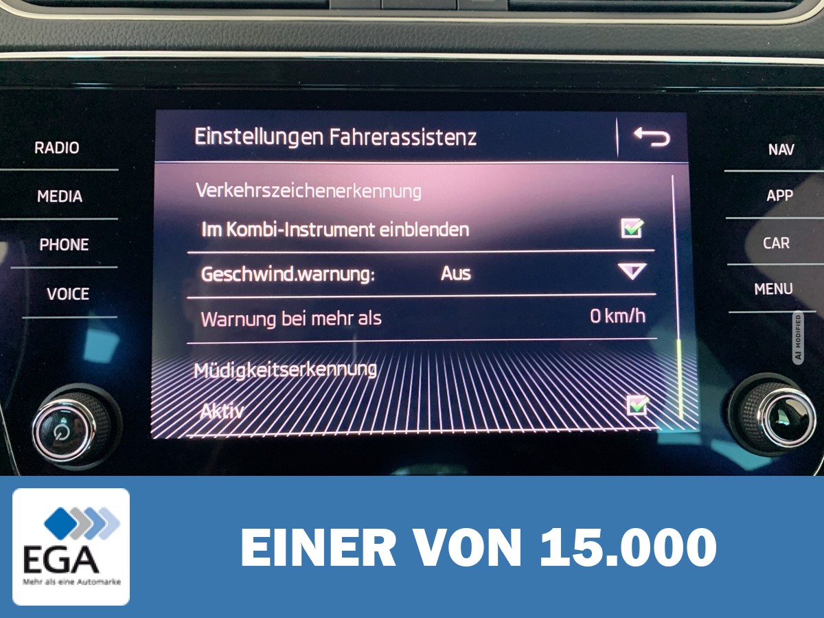 Skoda Superb Combi 1.5 TSI Ambition Automatik - Navi/ Xenon/ PDC