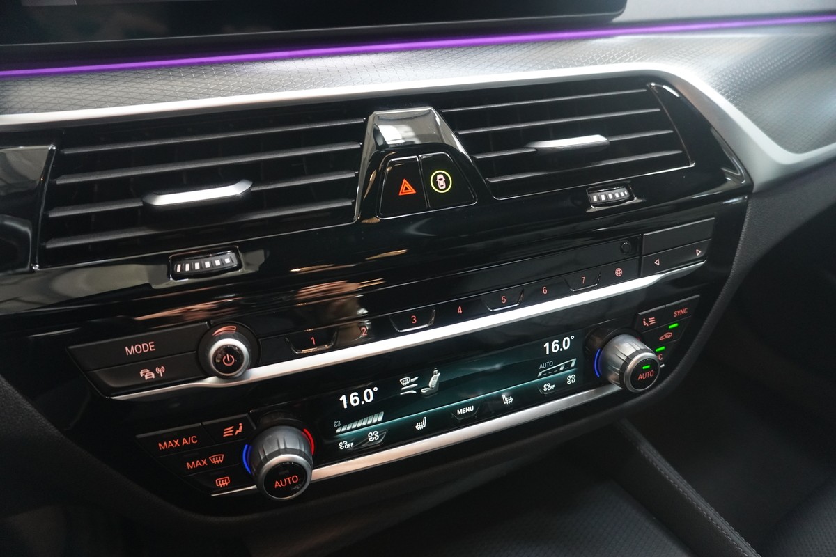 BMW 520 i Touring M Sport LED Live-Cockpit-Prof. RCAM 