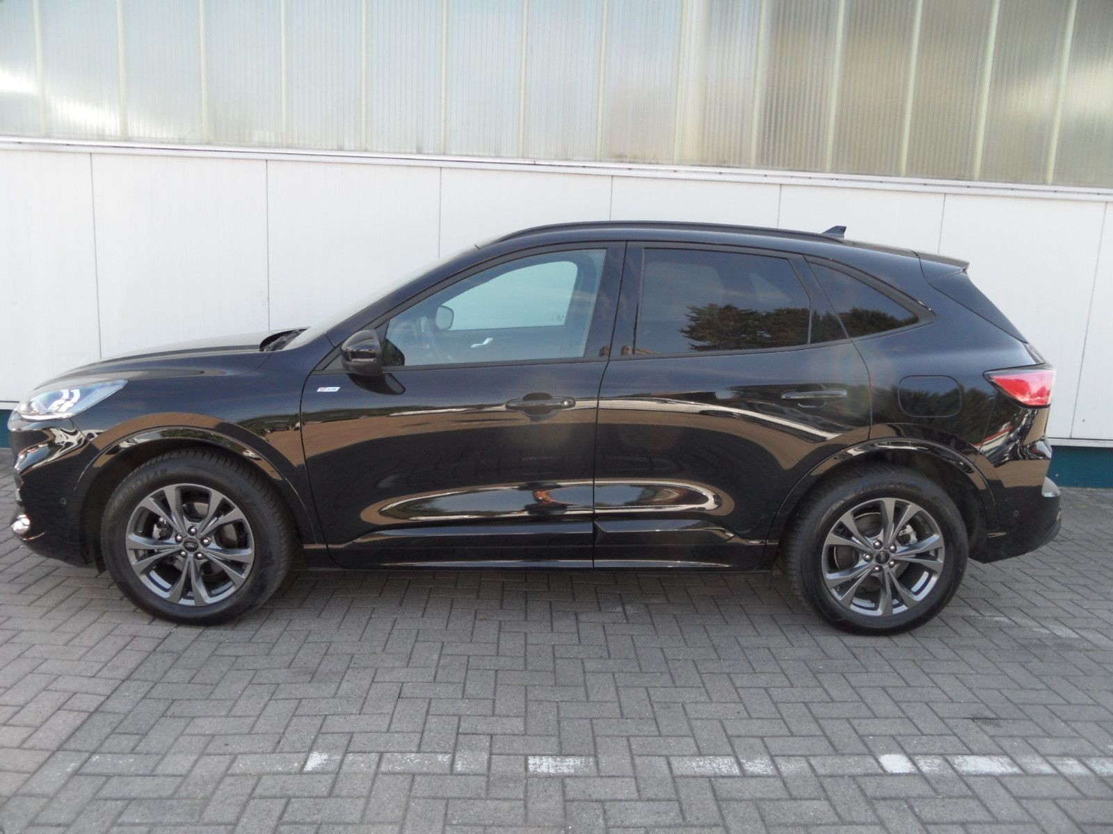 Ford Kuga 1,5 ST-LineX+Navi+Panoramadach+Kamera+AHK