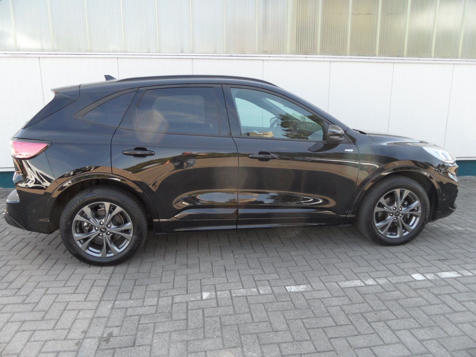 Ford Kuga 1,5 ST-LineX+Navi+Panoramadach+Kamera+AHK