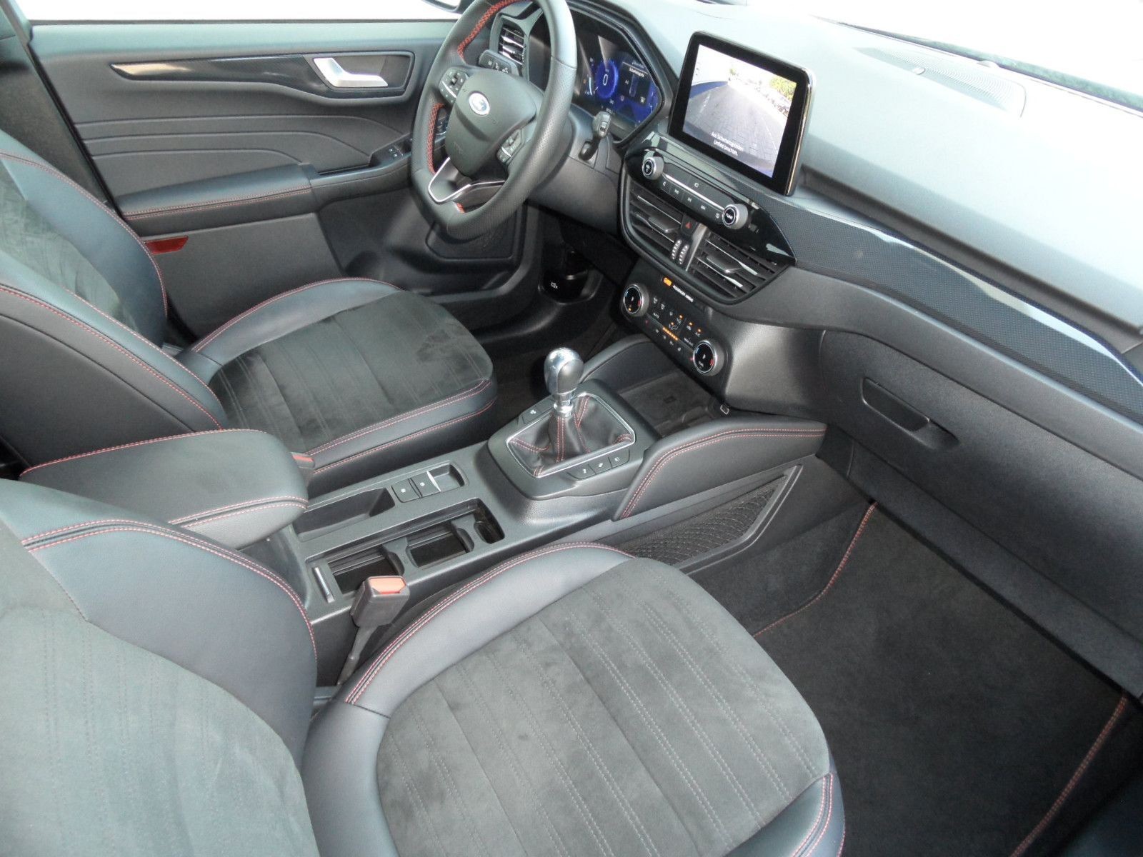 Ford Kuga 1,5 ST-LineX+Navi+Panoramadach+Kamera+AHK
