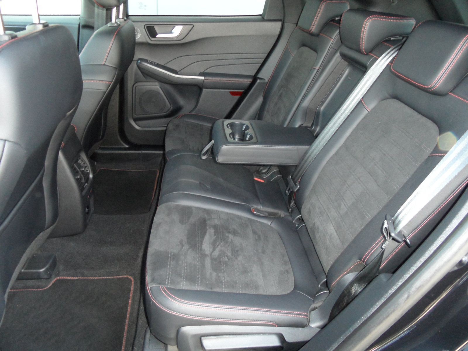 Ford Kuga 1,5 ST-LineX+Navi+Panoramadach+Kamera+AHK