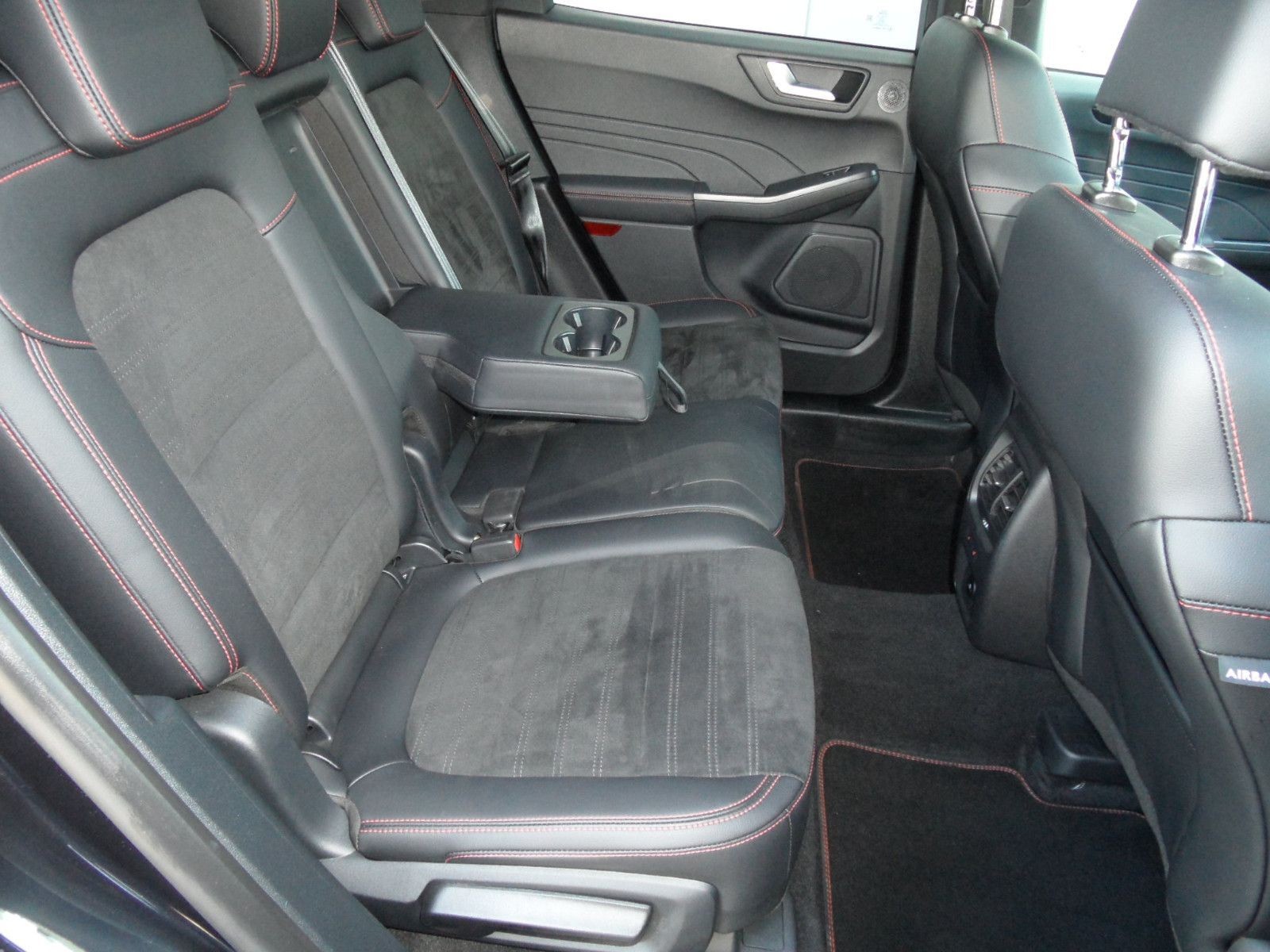 Ford Kuga 1,5 ST-LineX+Navi+Panoramadach+Kamera+AHK