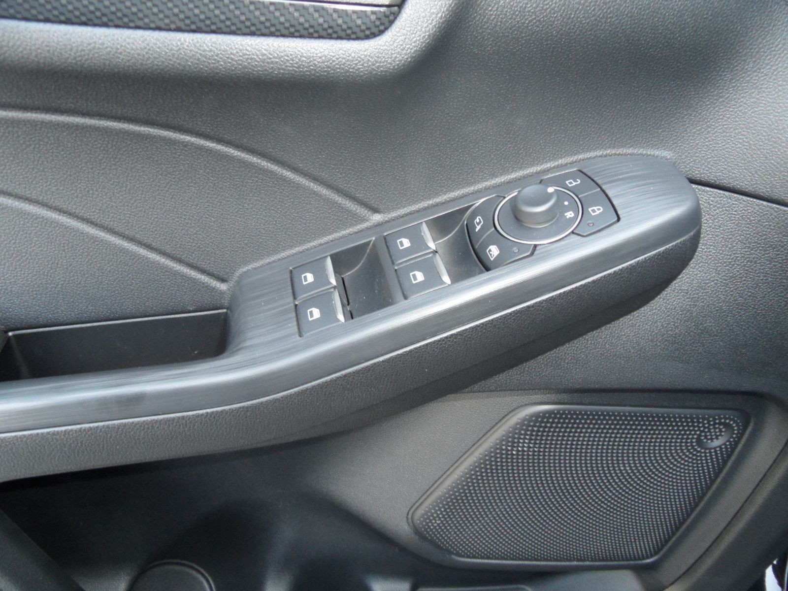 Ford Kuga 1,5 ST-LineX+Navi+Panoramadach+Kamera+AHK