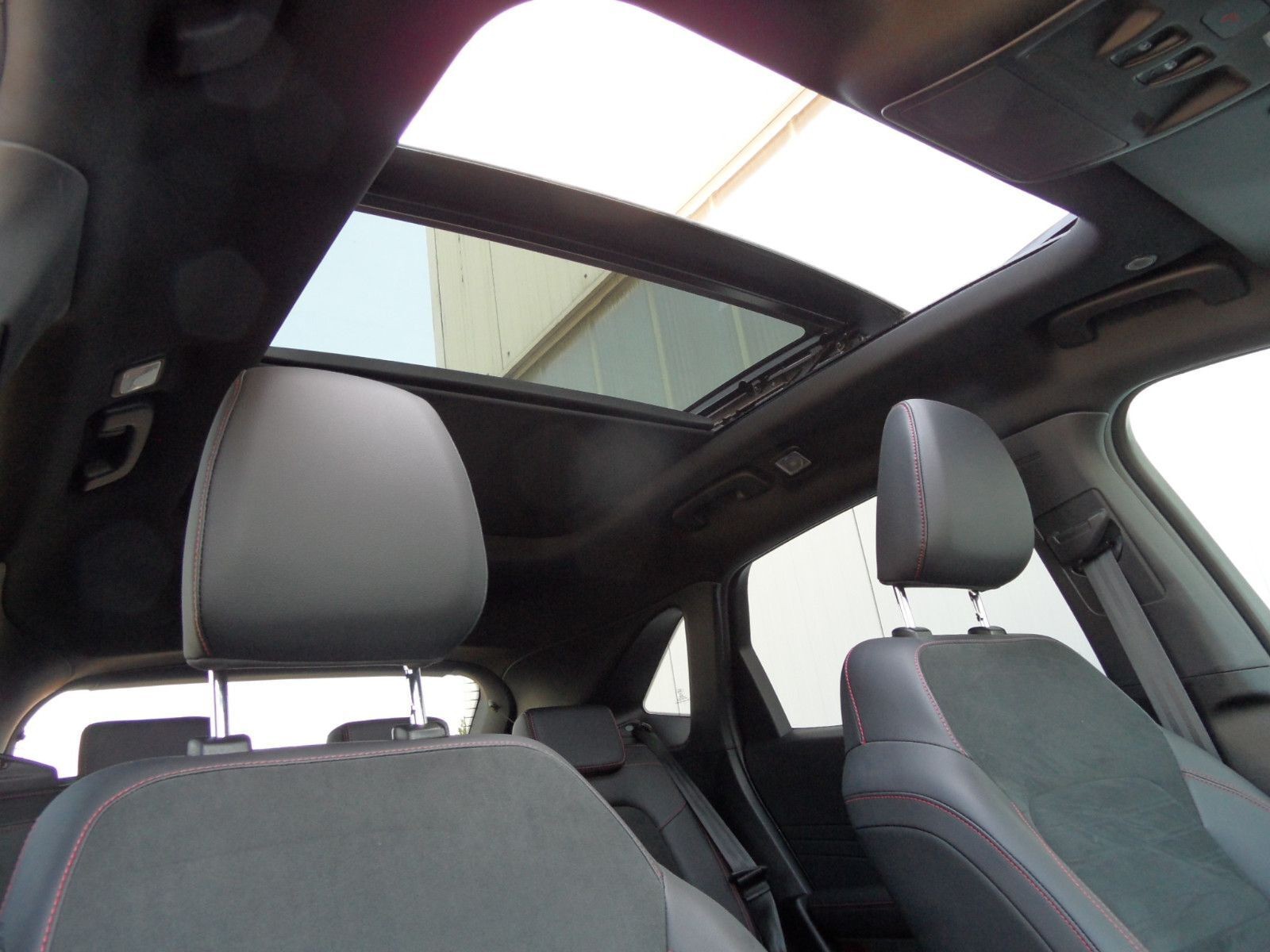 Ford Kuga 1,5 ST-LineX+Navi+Panoramadach+Kamera+AHK