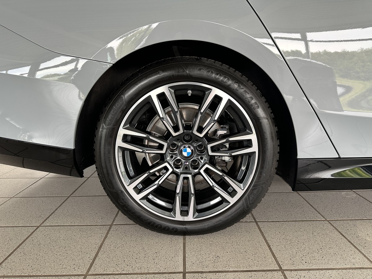 BMW 520 d M-Sport AHK Standhz. LED Navi 360° Kamera 