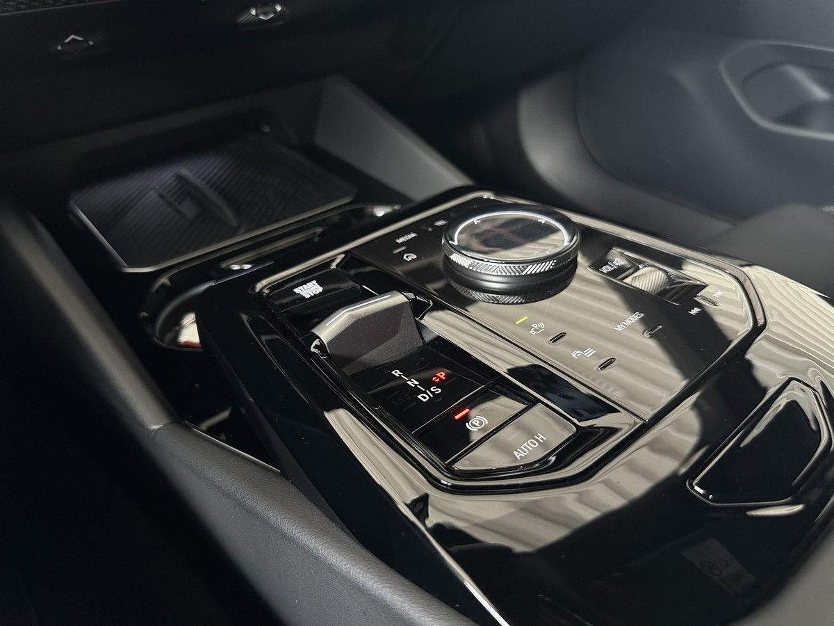 BMW 520 d M-Sport AHK Standhz. LED Navi 360° Kamera 