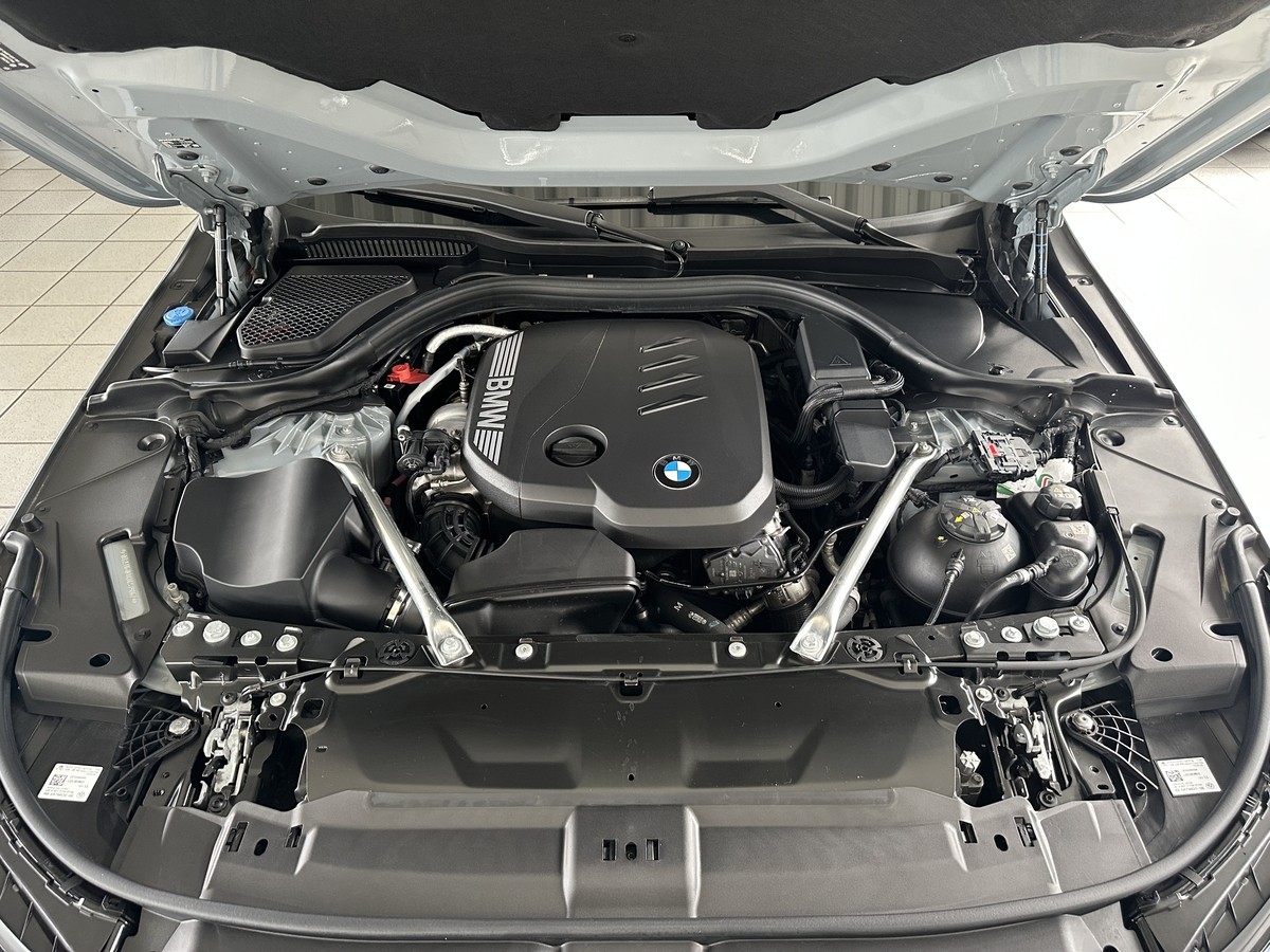 BMW 520 d M-Sport AHK Standhz. LED Navi 360° Kamera 