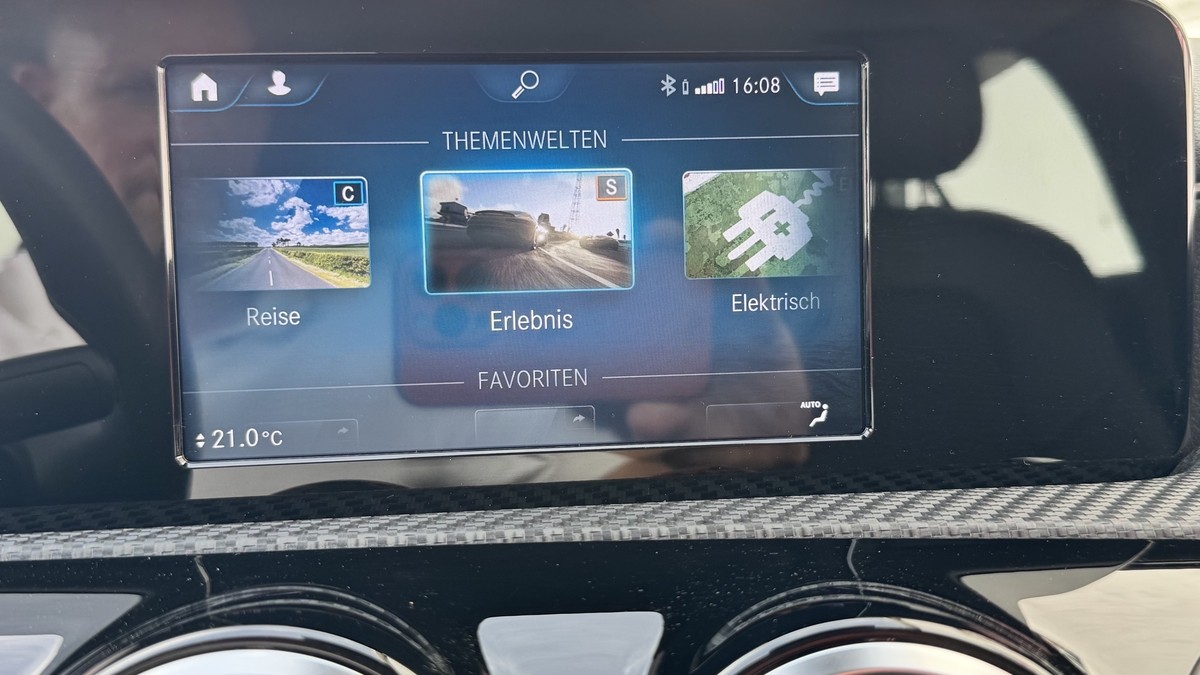 Mercedes-Benz CLA 250 Shooting Brake e SB EU 6d NAVI SITZHZG MBUX R-CAM