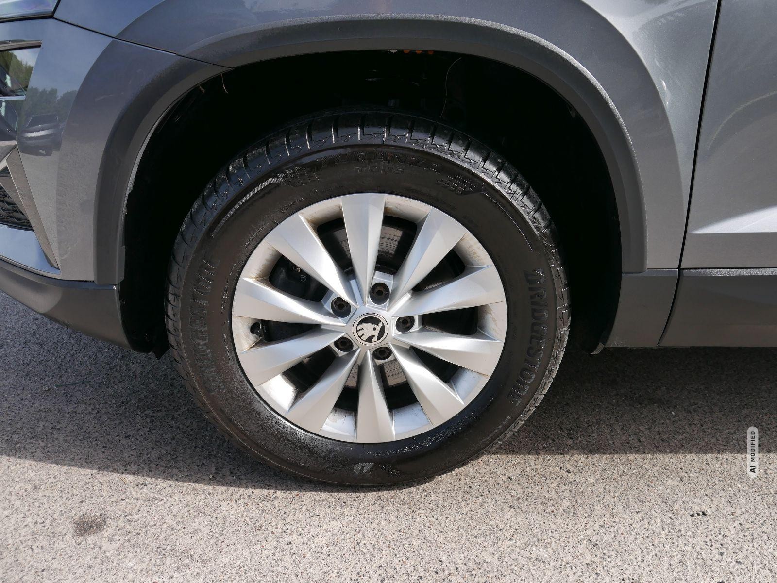 Skoda Karoq 1.5 TSI DSG Ambition FACELIFT * LED * CLIMA * PDC HI. * FRONT ASSIST * SMA