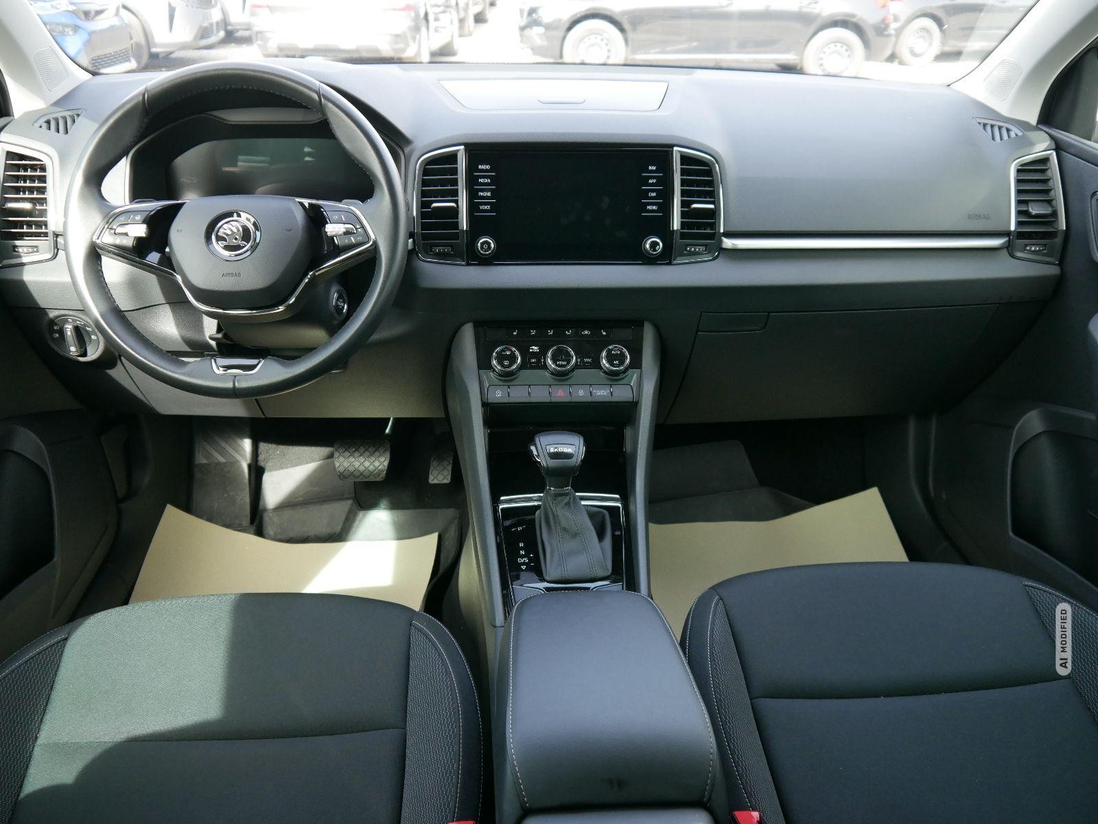 Skoda Karoq 1.5 TSI DSG Ambition FACELIFT * LED * CLIMA * PDC HI. * FRONT ASSIST * SMA