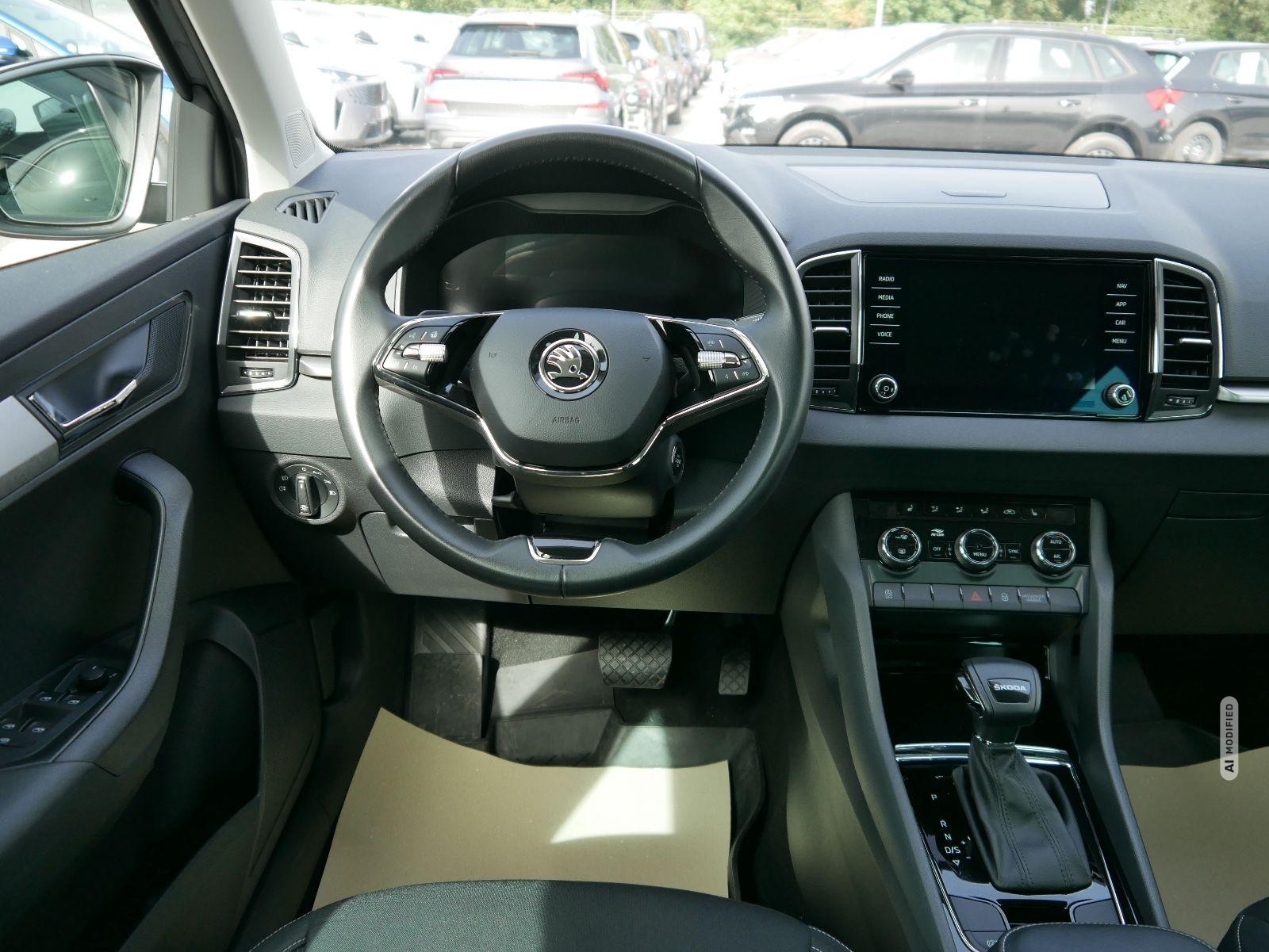 Skoda Karoq 1.5 TSI DSG Ambition FACELIFT * LED * CLIMA * PDC HI. * FRONT ASSIST * SMA