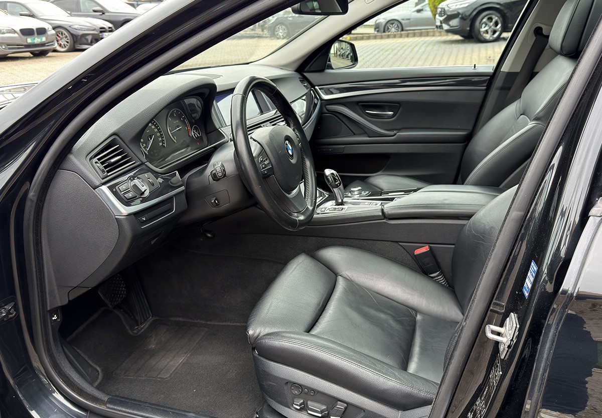 BMW 530d Touring Navi.Pano.Leder.SHZ.HiFi R.Cam