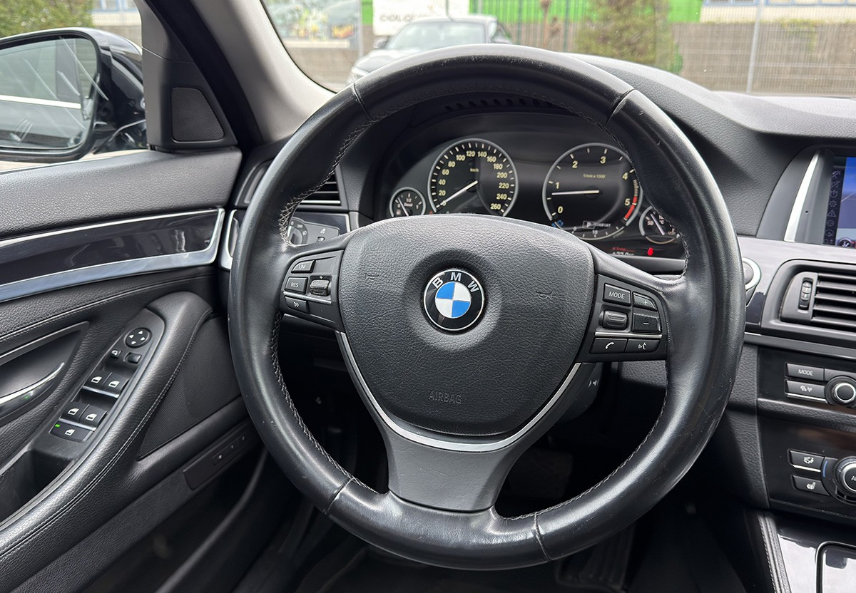BMW 530d Touring Navi.Pano.Leder.SHZ.HiFi R.Cam