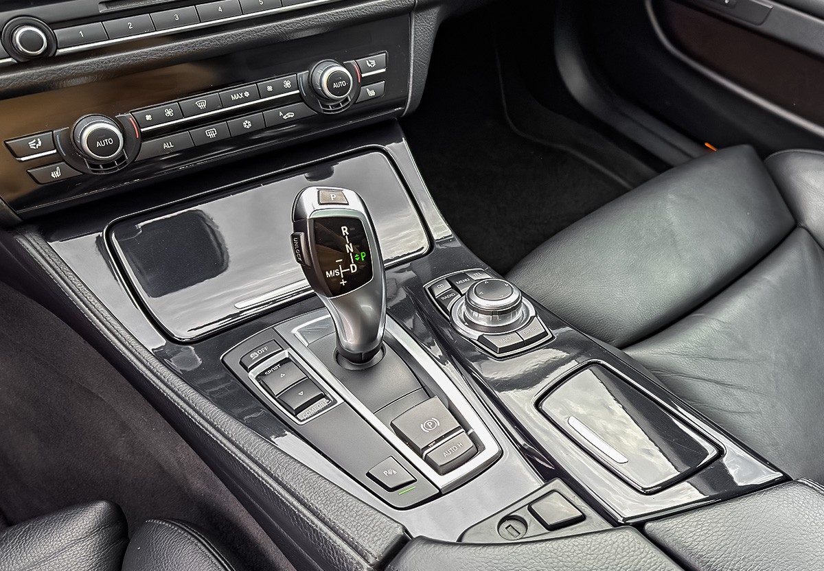 BMW 530d Touring Navi.Pano.Leder.SHZ.HiFi R.Cam