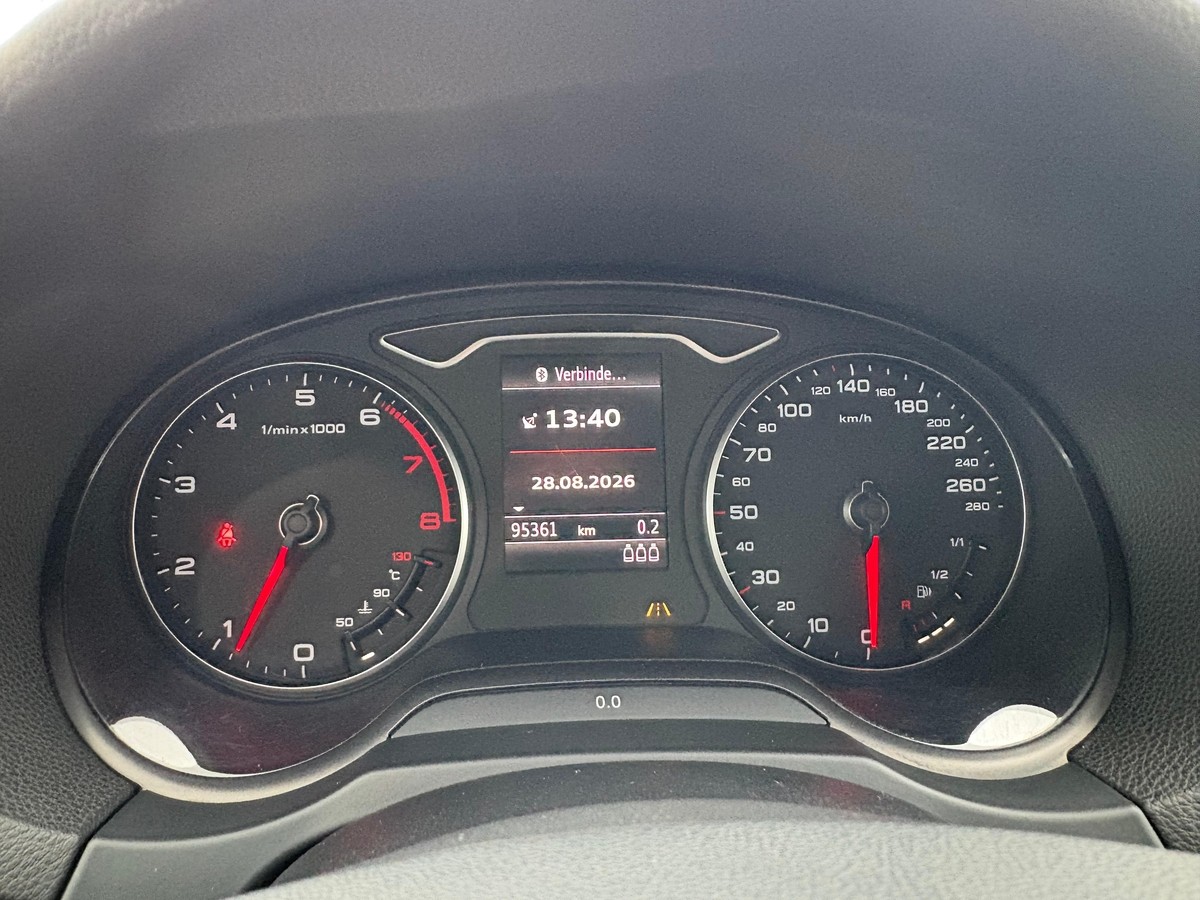 Audi A3 1.4 TFSI Teilleder Navi SHZ AHK Bi Xenon