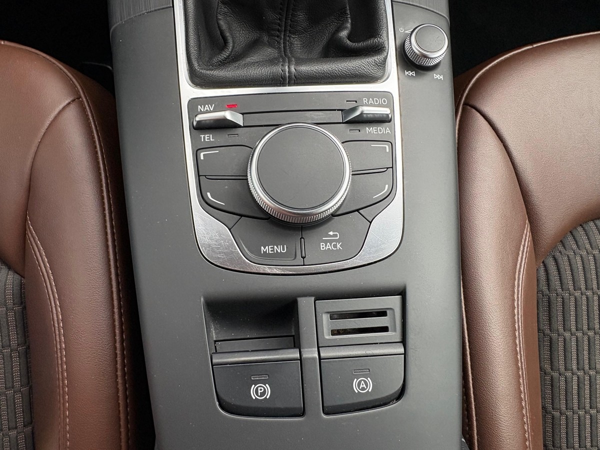 Audi A3 1.4 TFSI Teilleder Navi SHZ AHK Bi Xenon
