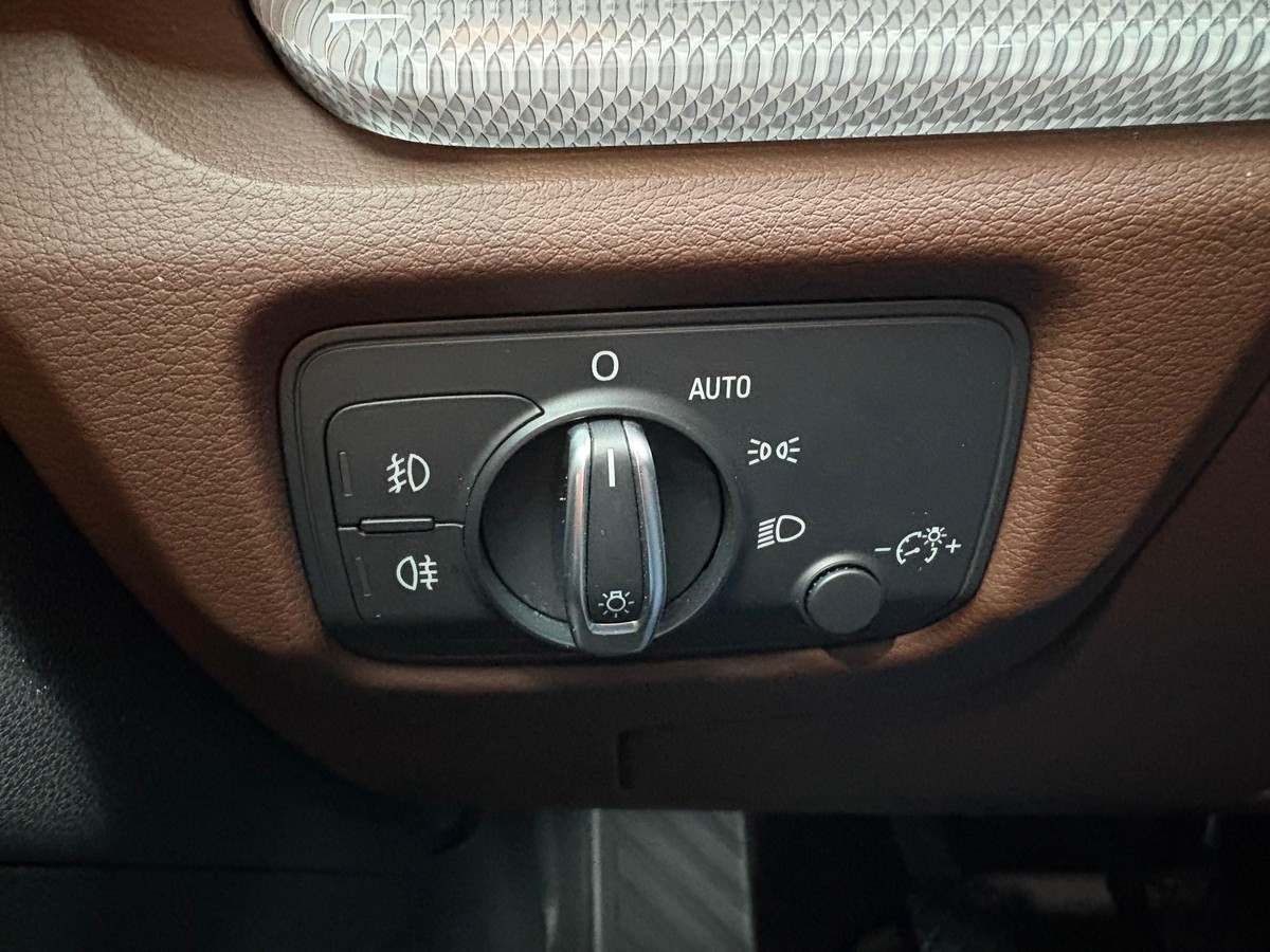 Audi A3 1.4 TFSI Teilleder Navi SHZ AHK Bi Xenon