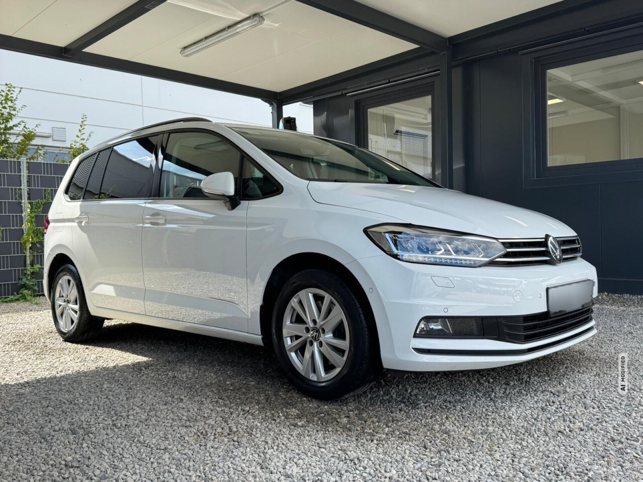 Volkswagen Touran 2.0 TDI DSG,7-SITZER,AHK,PANO,DCC,VIRTUAL