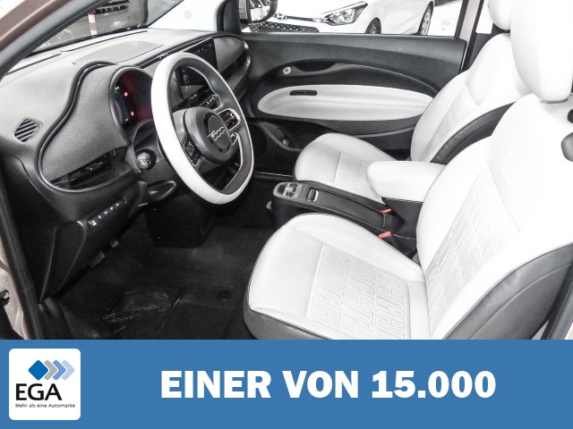 Fiat 500e La Prima Navi Memory Sitze LED Apple CarPlay Android Auto Klimaautom Fahrer