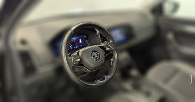 Skoda Karoq Tour 1.5 TSI DSG LED CarPlay KAM Kessy