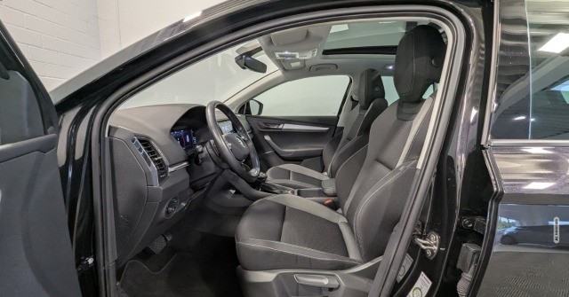 Skoda Karoq Tour 1.5 TSI DSG LED CarPlay KAM Kessy