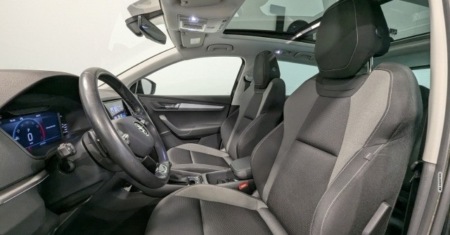 Skoda Karoq Tour 1.5 TSI DSG LED CarPlay KAM Kessy