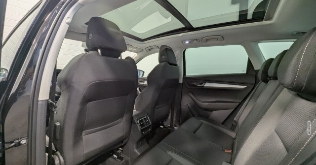 Skoda Karoq Tour 1.5 TSI DSG LED CarPlay KAM Kessy