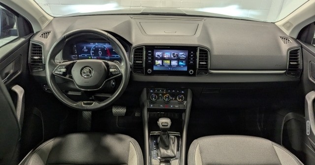 Skoda Karoq Tour 1.5 TSI DSG LED CarPlay KAM Kessy