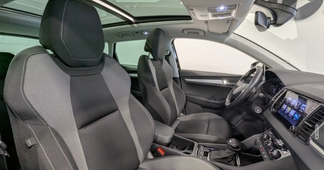 Skoda Karoq Tour 1.5 TSI DSG LED CarPlay KAM Kessy