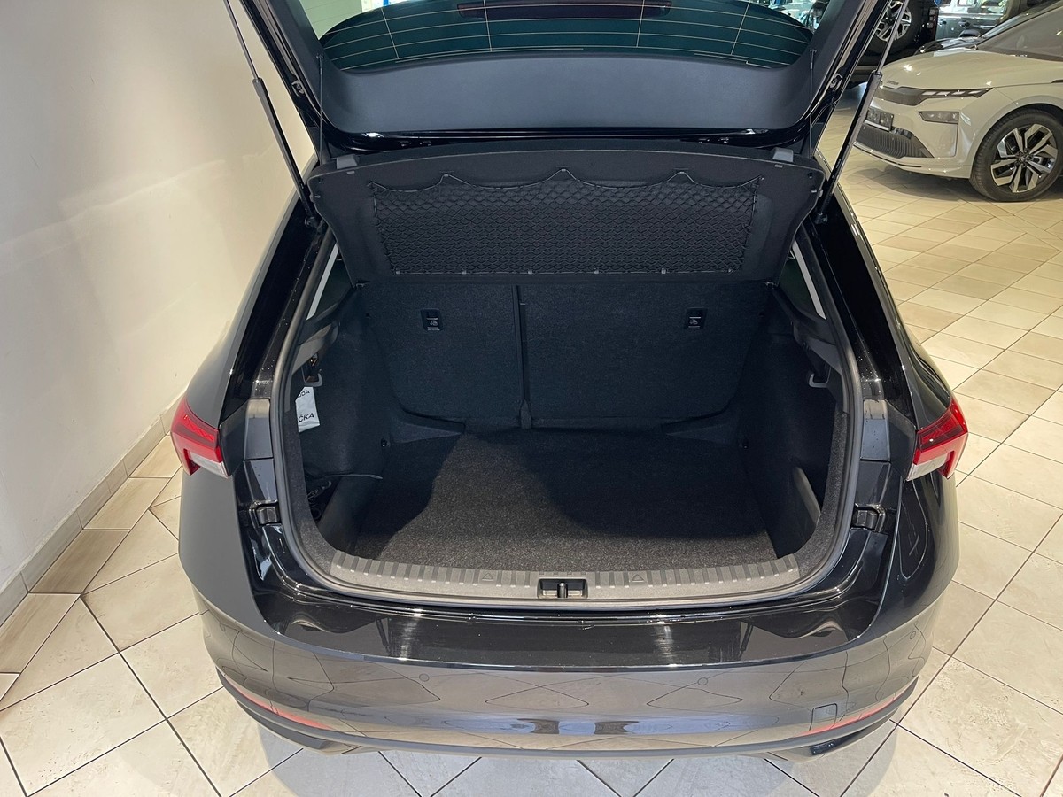 Skoda Scala 1.0TSI Top Selection AHK LED 5J Garantie