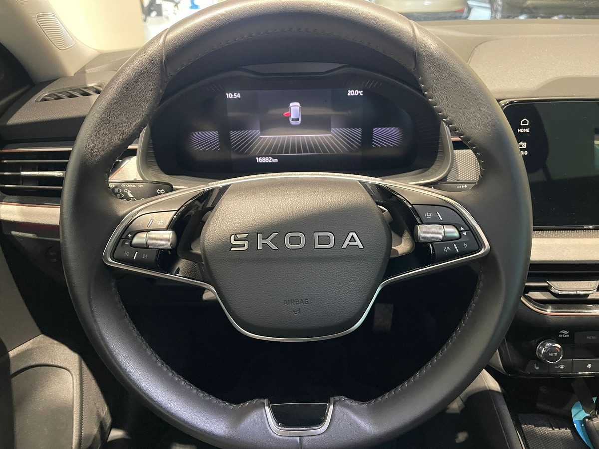 Skoda Scala 1.0TSI Top Selection AHK LED 5J Garantie