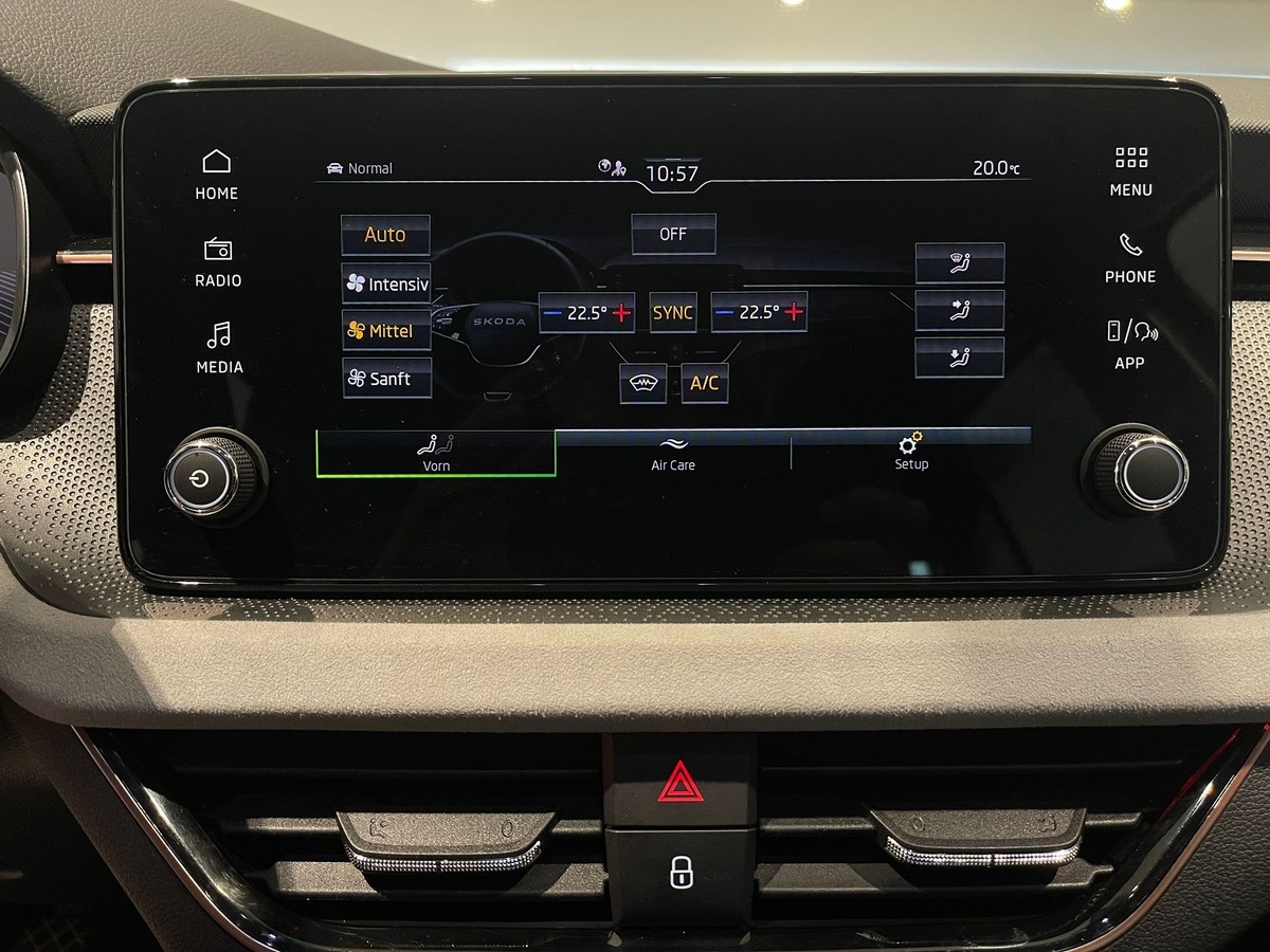 Skoda Scala 1.0TSI Top Selection AHK LED 5J Garantie