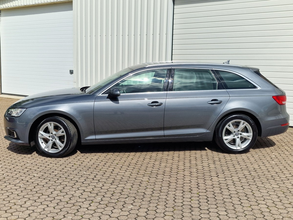 Audi A4 TFSI Sport*AHK*Sportsitze*Navi*ACC*Xenon