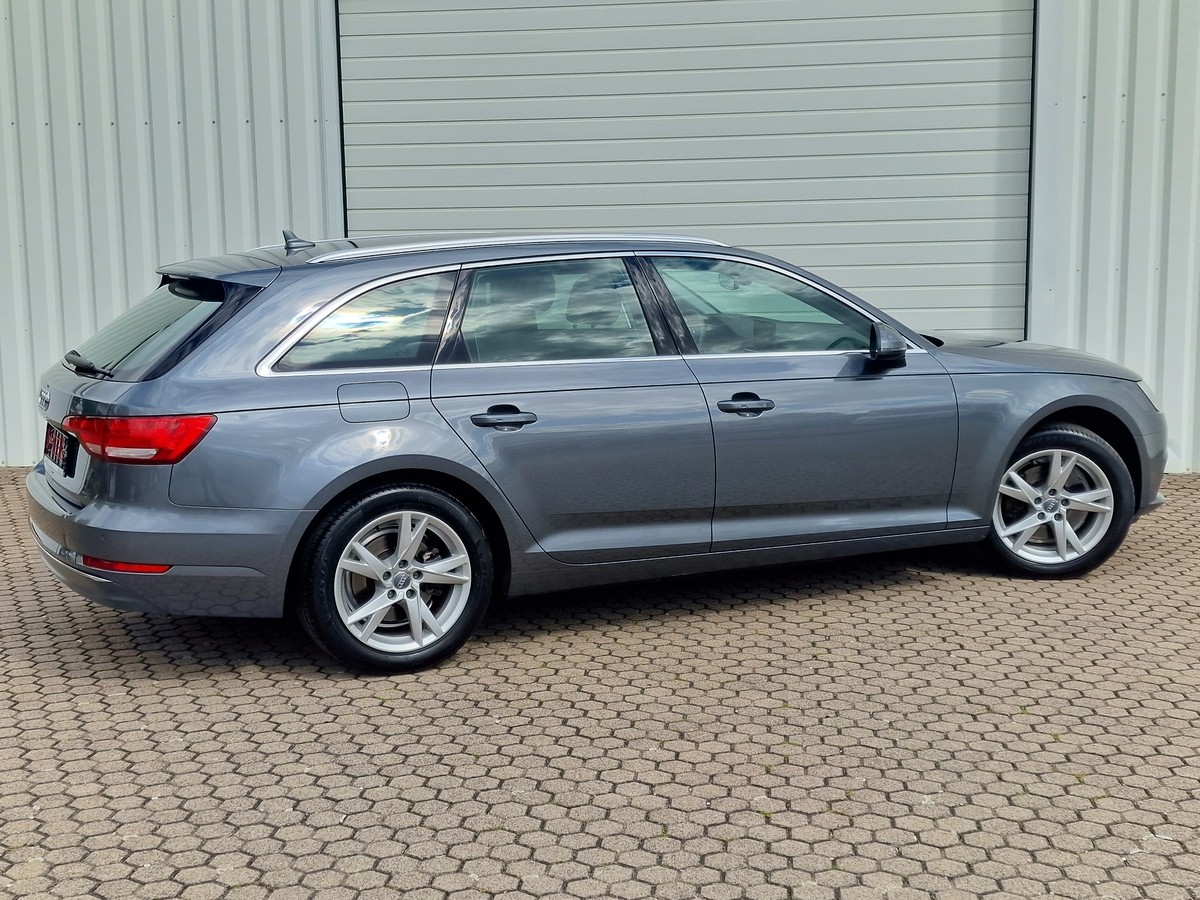 Audi A4 TFSI Sport*AHK*Sportsitze*Navi*ACC*Xenon