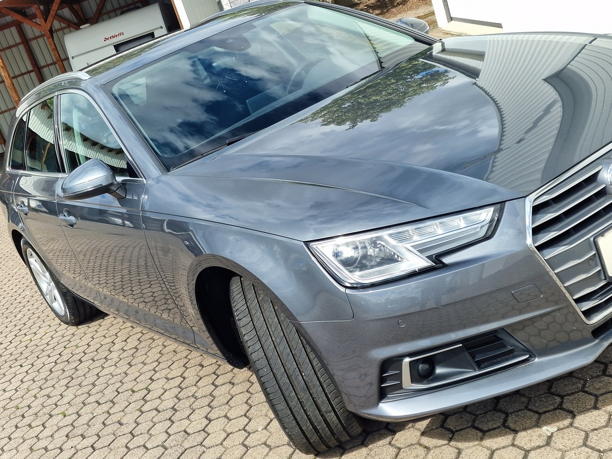 Audi A4 TFSI Sport*AHK*Sportsitze*Navi*ACC*Xenon