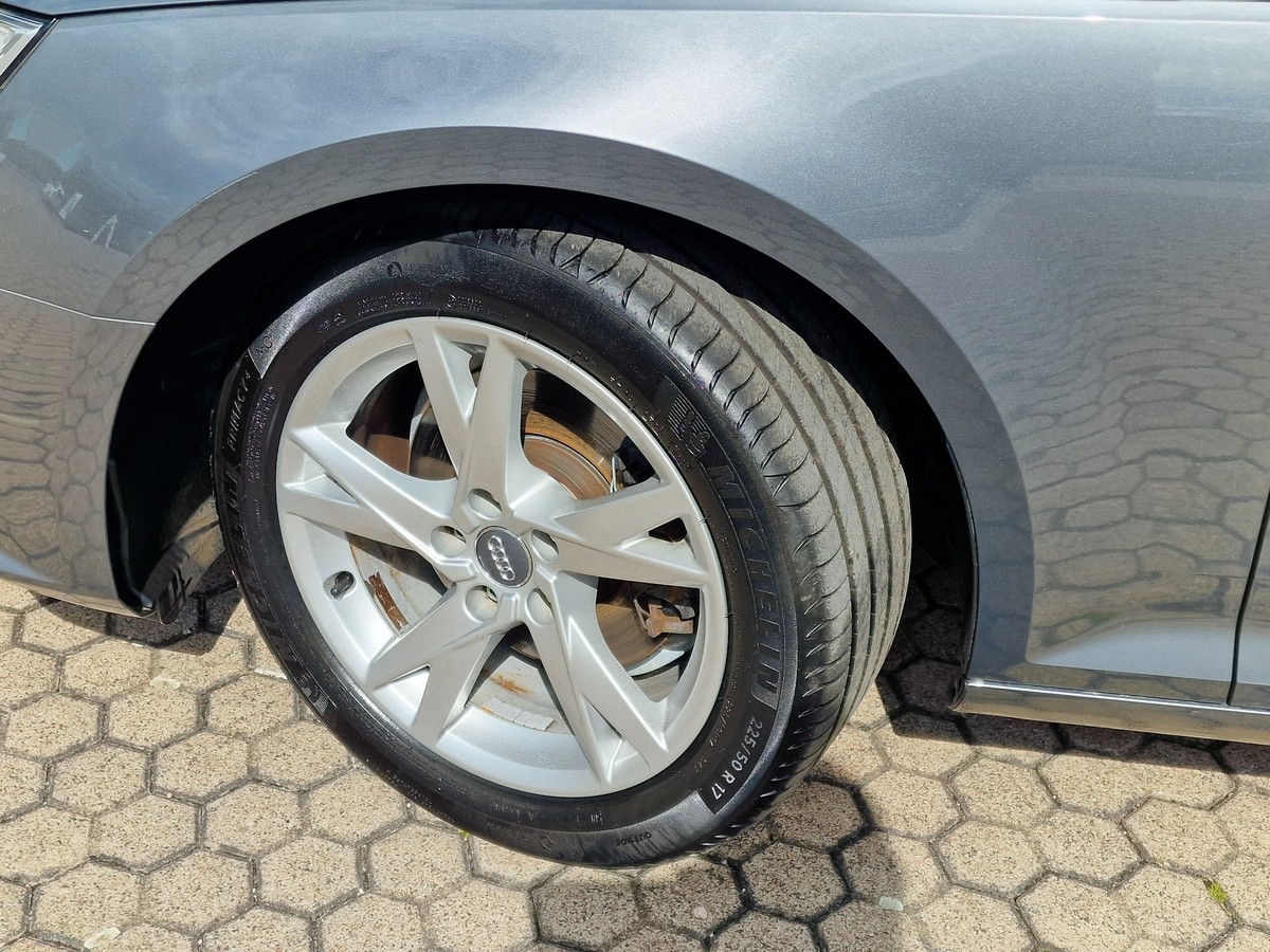 Audi A4 TFSI Sport*AHK*Sportsitze*Navi*ACC*Xenon