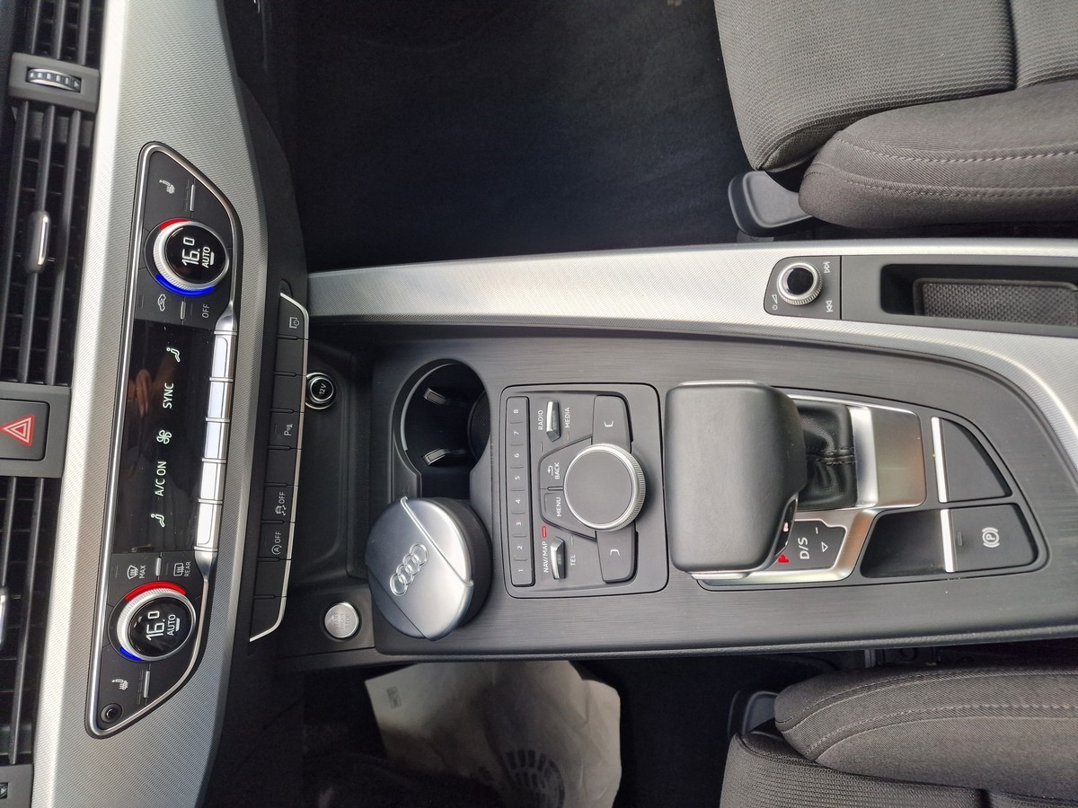 Audi A4 TFSI Sport*AHK*Sportsitze*Navi*ACC*Xenon