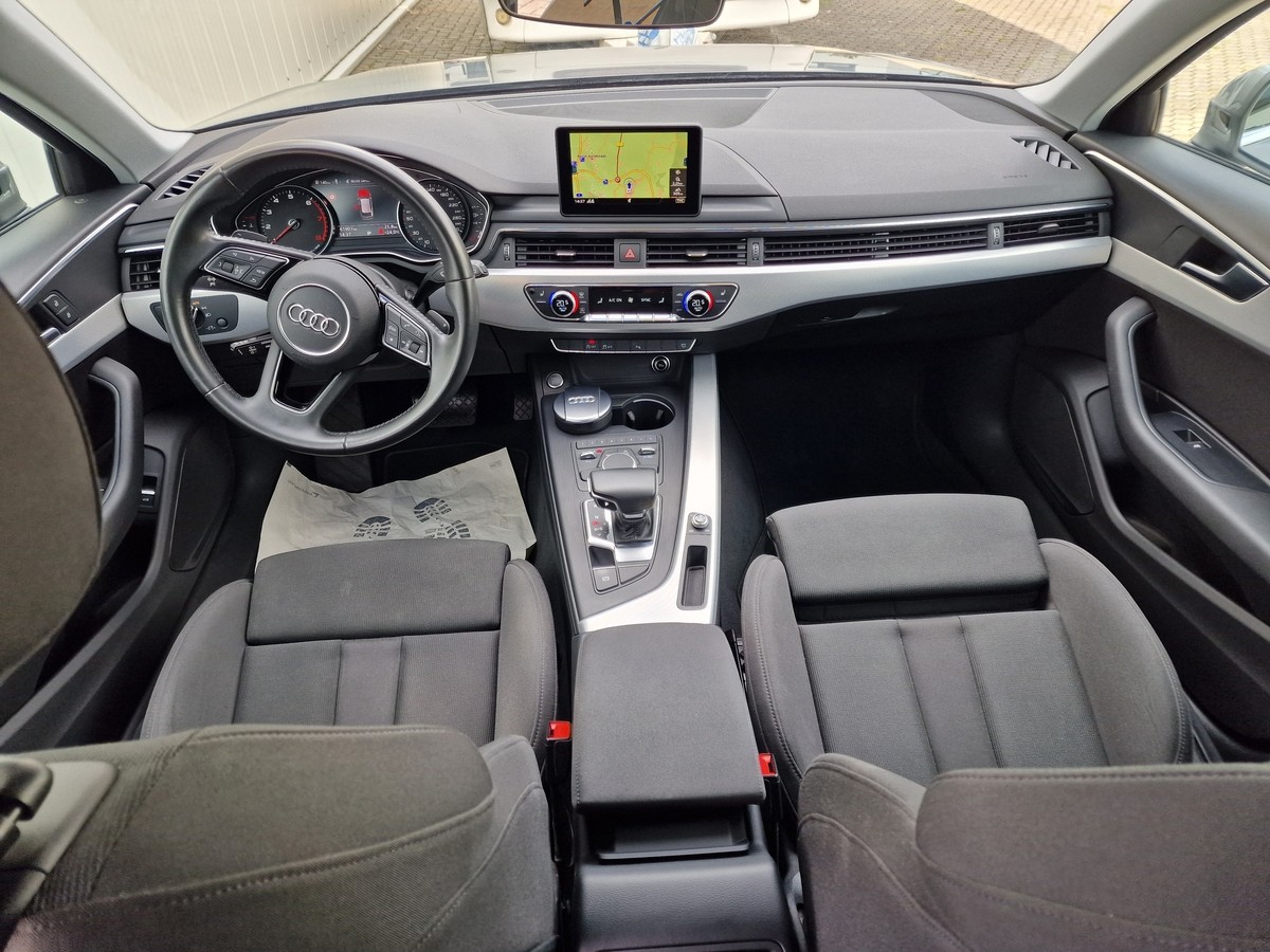Audi A4 TFSI Sport*AHK*Sportsitze*Navi*ACC*Xenon