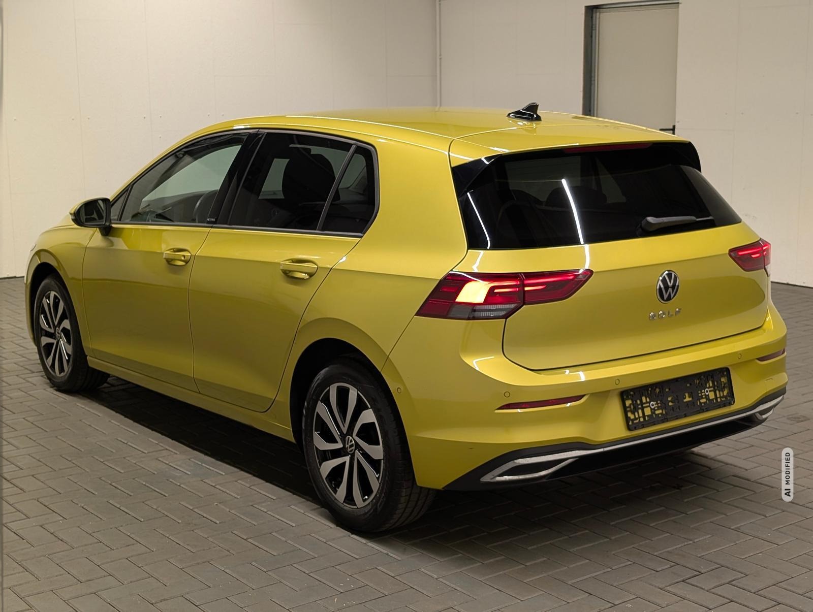 Volkswagen Golf 8 Active IQ-Light/Navi/ACC/SHZ/LHZ/Kam/16LM