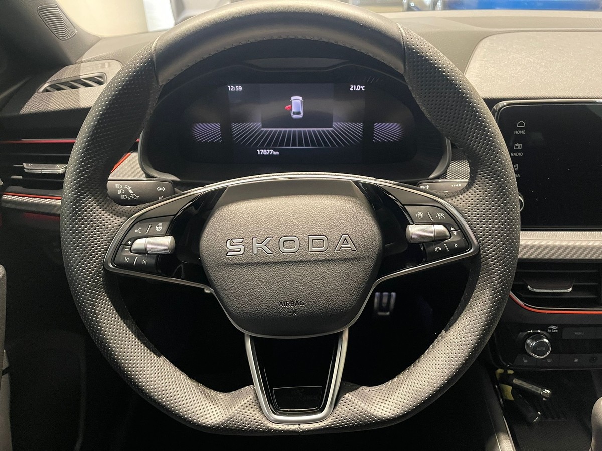 Skoda Scala Monte Carlo 1.0 TSI AHK PANO Matrix 5J 