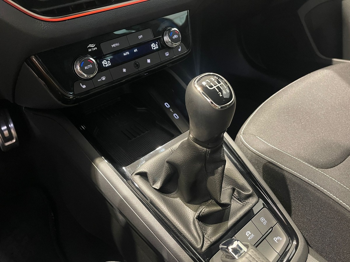 Skoda Scala Monte Carlo 1.0 TSI AHK PANO Matrix 5J 