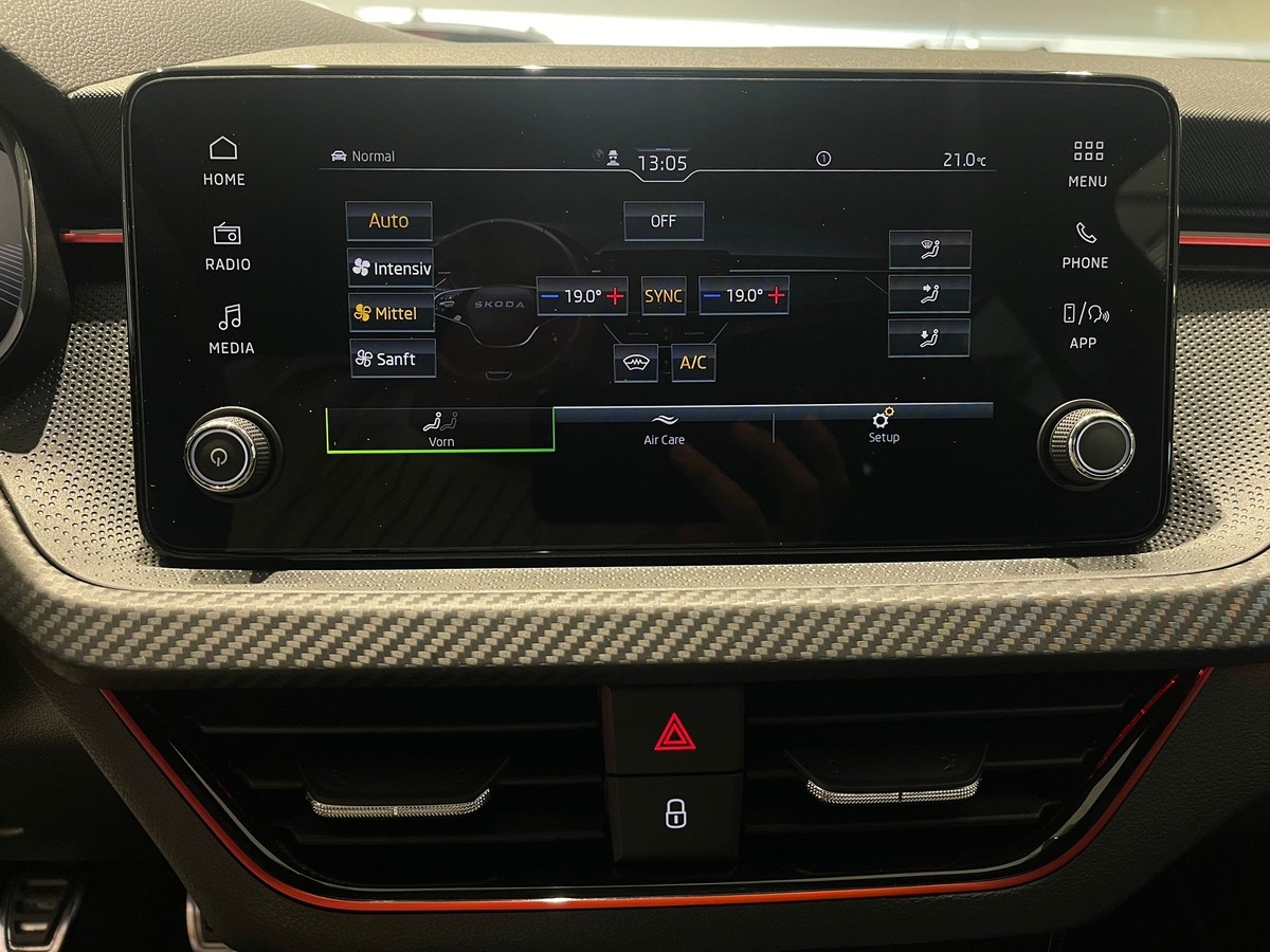 Skoda Scala Monte Carlo 1.0 TSI AHK PANO Matrix 5J 