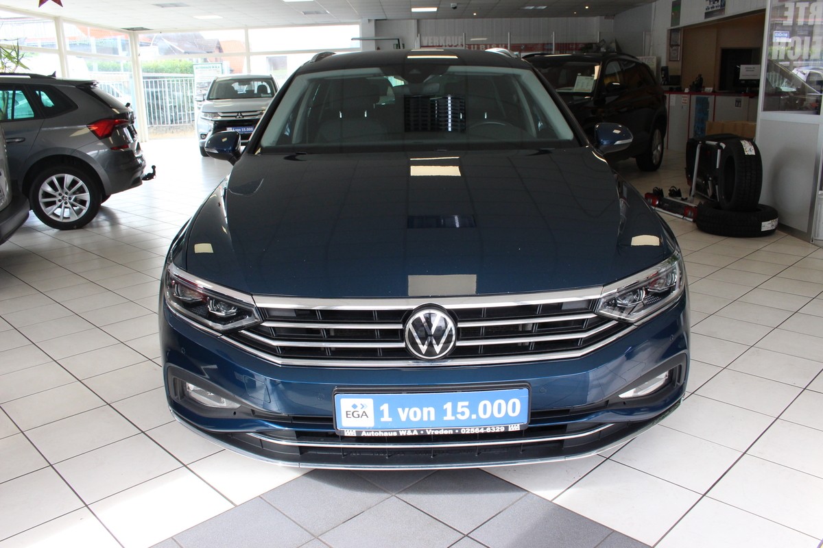 Volkswagen Passat Variant 2.0 TDI Elegance DSG Matrix/AHK/Leder/ACC/KAM