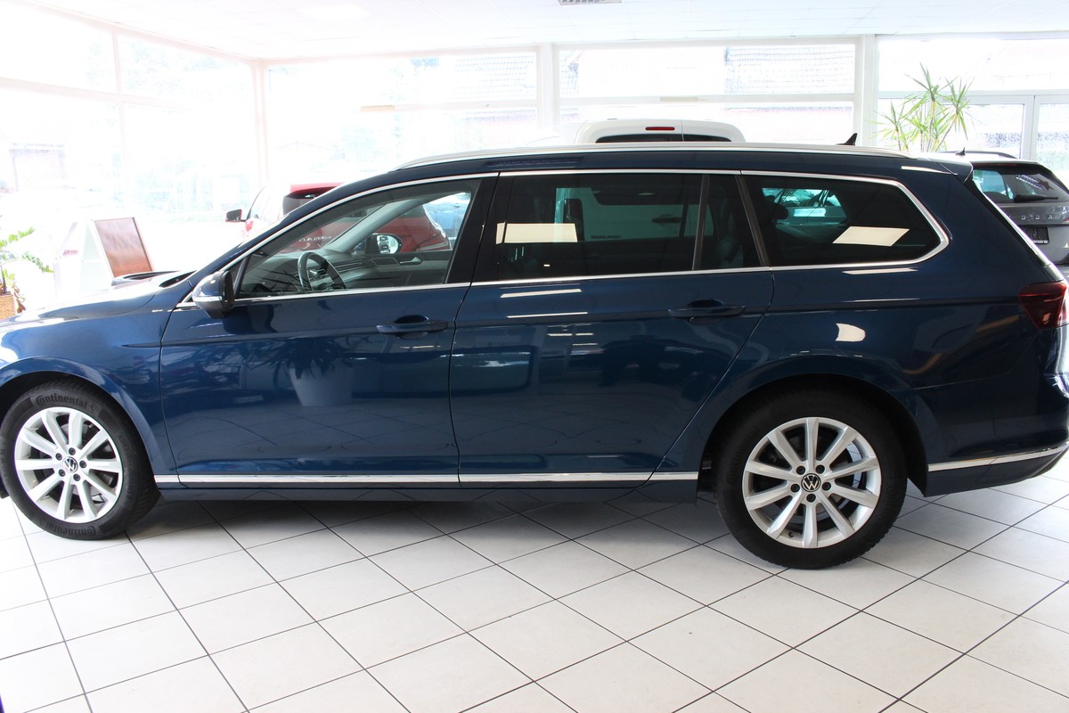 Volkswagen Passat Variant 2.0 TDI Elegance DSG Matrix/AHK/Leder/ACC/KAM