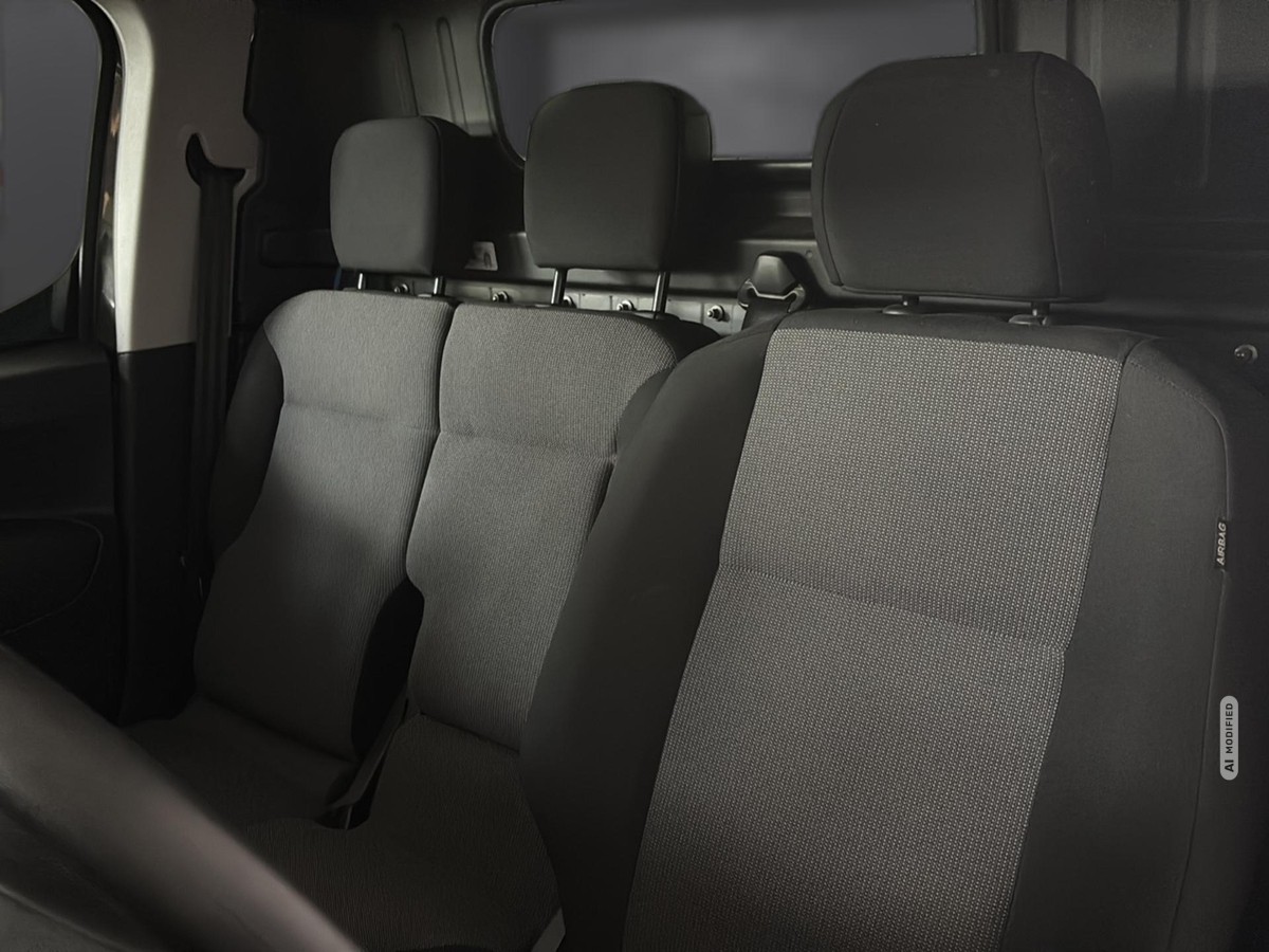 Peugeot Partner Premium L1 *NAVI*KLIMA*3-SITZER*SORTIMO-EINBAU