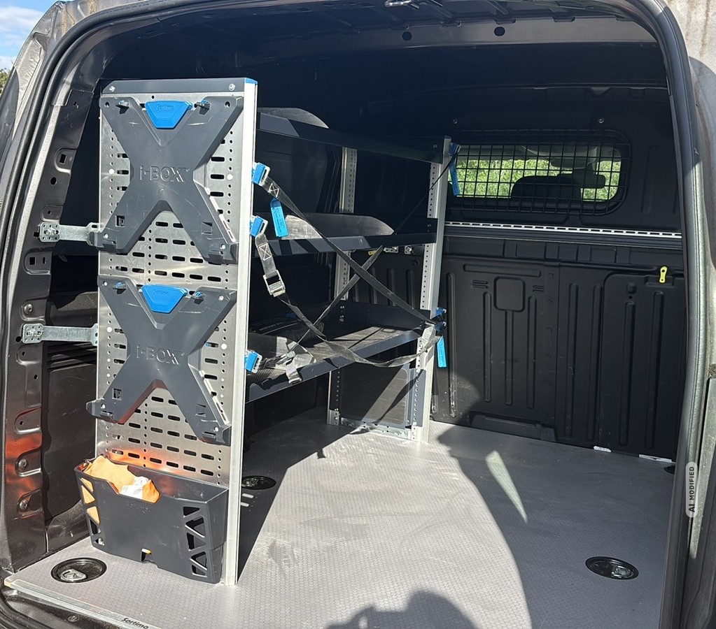 Peugeot Partner Premium L1 *NAVI*KLIMA*3-SITZER*SORTIMO-EINBAU
