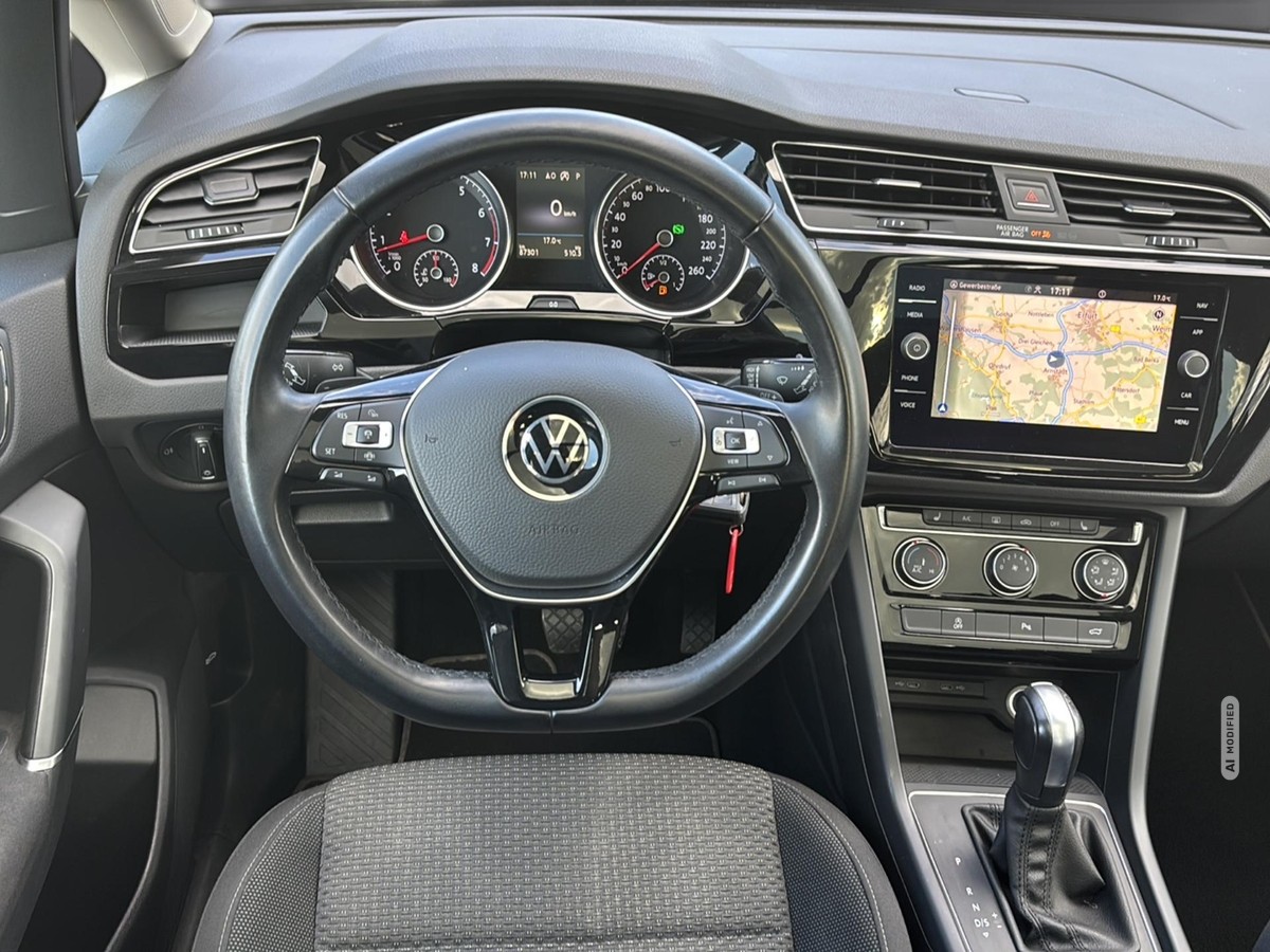Volkswagen Touran 1.5 TSI *LED*SHZ*NAVI*KLIMA