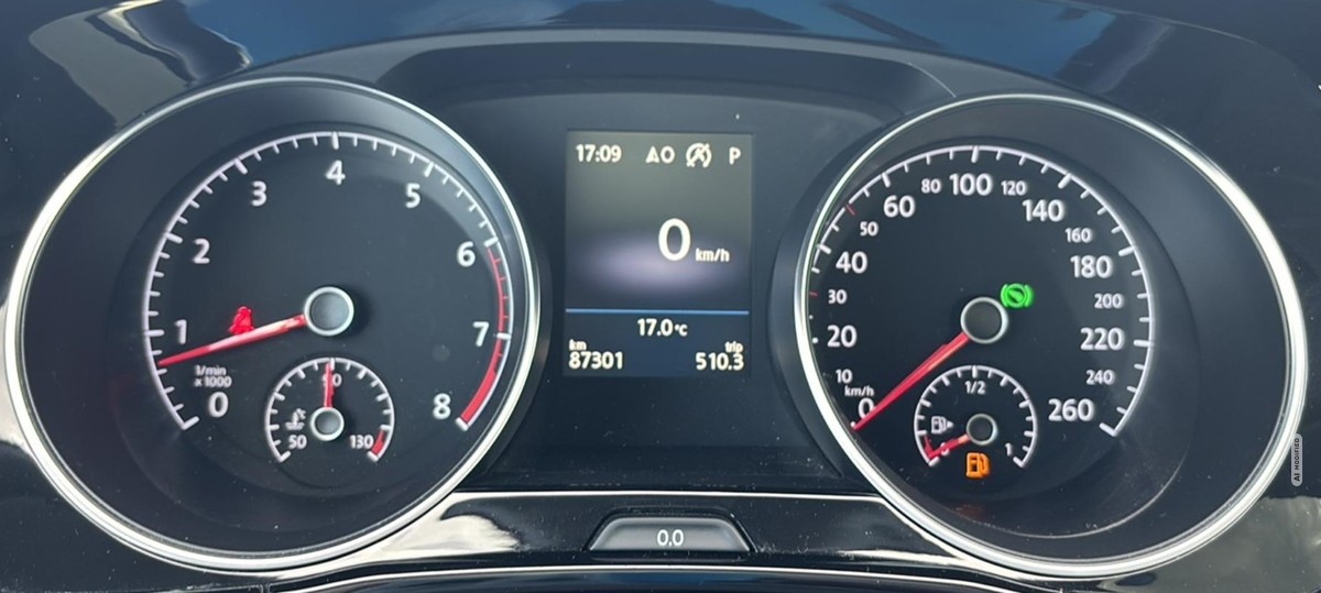 Volkswagen Touran 1.5 TSI *LED*SHZ*NAVI*KLIMA