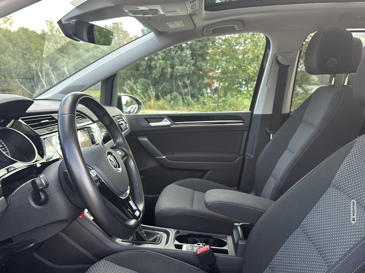 Volkswagen Touran 1.5 TSI *LED*SHZ*NAVI*KLIMA